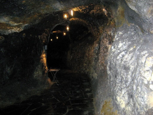 Podziemny spacer labiryntem jaskiń zwanych " GROTY WRÓŻEK" /na terenie Niemiec -BAWARIA/
