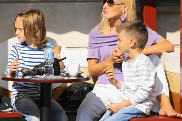 Ludzie w ruchu #dziewczyna #girl #kobieta #ludzie #man #people #woman