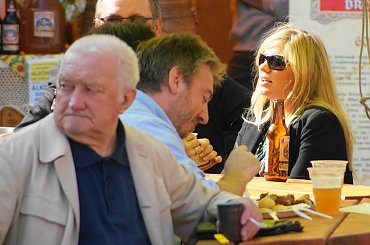 Ludzie w ruchu #dziewczyna #girl #kobieta #ludzie #man #people #woman