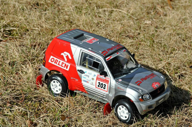 Mitsubishi Pajero #203 Komornicki/Marton Rajd Dubaju 2003 - 1:18 Solido