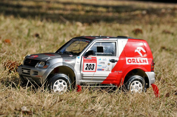 Mitsubishi Pajero #203 Komornicki/Marton Rajd Dubaju 2003 - 1:18 Solido