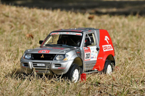 Mitsubishi Pajero #203 Komornicki/Marton Rajd Dubaju 2003 - 1:18 Solido