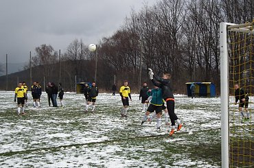 Beskid Żegocina vs Błękitni Krzeczów
3:4 #mecz #bramki #piłka #nożna #beskid #żegocina #błękitni #krzeczów