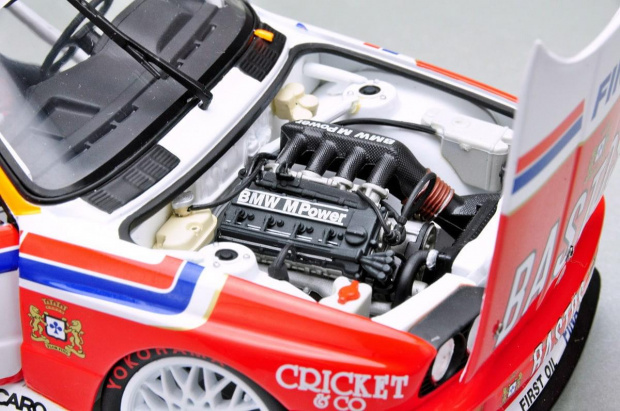 BMW M3 (E30) #5 J.M. Martin/S.Soper/Ch.Danner Winner 24h Spa 1992 - 1:18 Minichamps