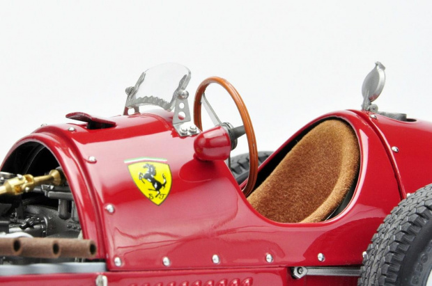 Ferrari F500 F2 Short Nose #28 Nino Farina 2nd 1953 Swiss GP - 1:18 EXOTO