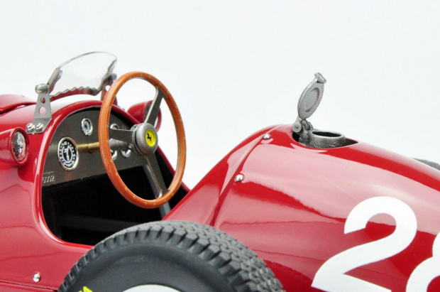 Ferrari F500 F2 Short Nose #28 Nino Farina 2nd 1953 Swiss GP - 1:18 EXOTO