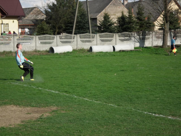 Beskid vs Książnice 22.04.2012
3:1 #beskid #żegocina #raba #książnice #piłka #nożna #mecz