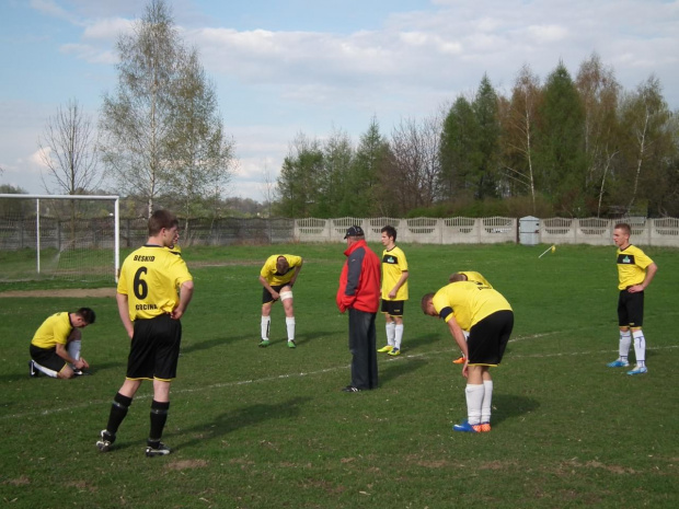 Beskid vs Książnice 22.04.2012
3:1 #beskid #żegocina #raba #książnice #piłka #nożna #mecz