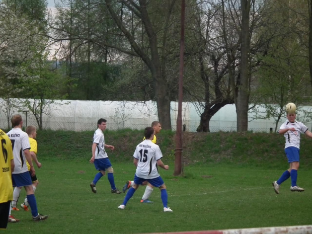 Beskid vs Książnice 22.04.2012
3:1 #beskid #żegocina #raba #książnice #piłka #nożna #mecz