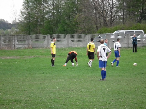 Beskid vs Książnice 22.04.2012
3:1 #beskid #żegocina #raba #książnice #piłka #nożna #mecz