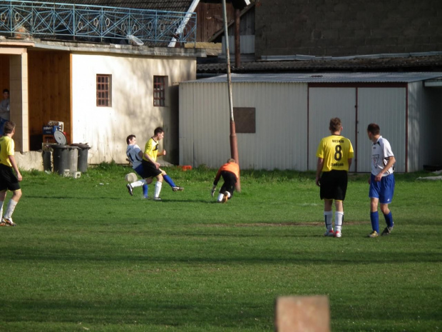 Beskid vs Książnice 22.04.2012
3:1 #beskid #żegocina #raba #książnice #piłka #nożna #mecz