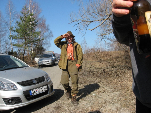 Postój w lesie.. z powodu pracy ekipy filmowej na leśnej drodze.