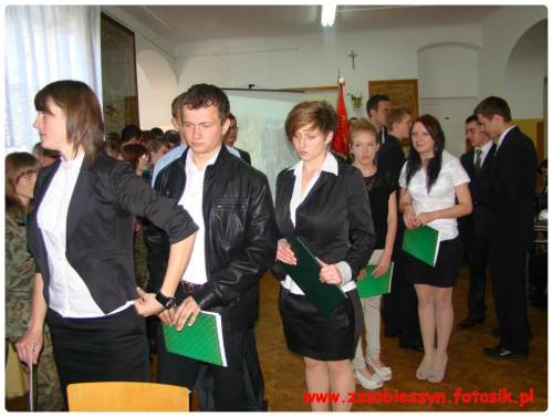 "Teraz idź, niech Cię wiedzie życia nić... " czyli pożegnanie maturzystów w Zespole Szkół w Sobieszynie-Brzozowej #Sobieszyn #Brzozowa