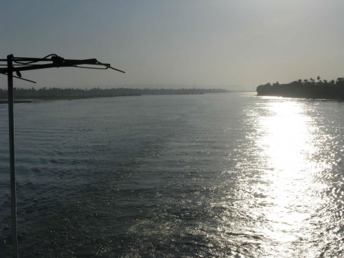 Promienie słońca odbite w Nilu #Egipt #Nil #Słońce
