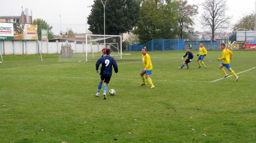 JKS Jarosław - Pogoń Leżajsk (1:4), 22.10.2011 r. - IV liga podkarpacka #IVLiga #jarosław #JKS #JKSJarosław #lezajsk #lezajsktm #leżajsk #PiłkaNożna #pogon #pogoń #PogońLeżajsk #seniorzy #sport