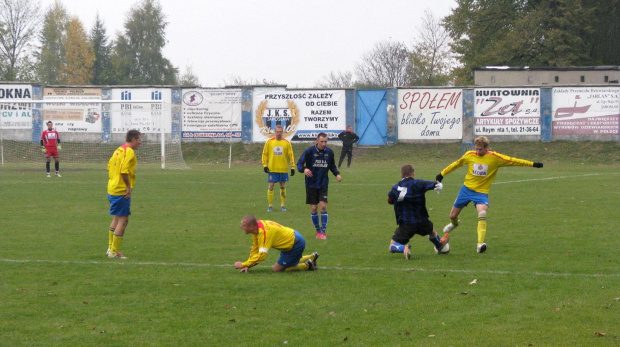 JKS Jarosław - Pogoń Leżajsk (1:4), 22.10.2011 r. - IV liga podkarpacka #IVLiga #jarosław #JKS #JKSJarosław #lezajsk #lezajsktm #leżajsk #PiłkaNożna #pogon #pogoń #PogońLeżajsk #seniorzy #sport