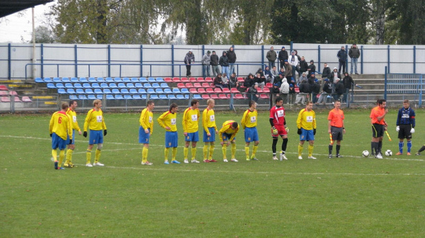 JKS Jarosław - Pogoń Leżajsk (1:4), 22.10.2011 r. - IV liga podkarpacka #IVLiga #jarosław #JKS #JKSJarosław #lezajsk #lezajsktm #leżajsk #PiłkaNożna #pogon #pogoń #PogońLeżajsk #seniorzy #sport