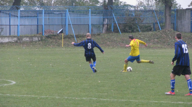 JKS Jarosław - Pogoń Leżajsk (1:4), 22.10.2011 r. - IV liga podkarpacka #IVLiga #jarosław #JKS #JKSJarosław #lezajsk #lezajsktm #leżajsk #PiłkaNożna #pogon #pogoń #PogońLeżajsk #seniorzy #sport