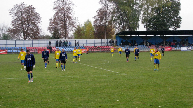 JKS Jarosław - Pogoń Leżajsk (1:4), 22.10.2011 r. - IV liga podkarpacka #IVLiga #jarosław #JKS #JKSJarosław #lezajsk #lezajsktm #leżajsk #PiłkaNożna #pogon #pogoń #PogońLeżajsk #seniorzy #sport