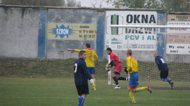 JKS Jarosław - Pogoń Leżajsk (1:4), 22.10.2011 r. - IV liga podkarpacka #IVLiga #jarosław #JKS #JKSJarosław #lezajsk #lezajsktm #leżajsk #PiłkaNożna #pogon #pogoń #PogońLeżajsk #seniorzy #sport