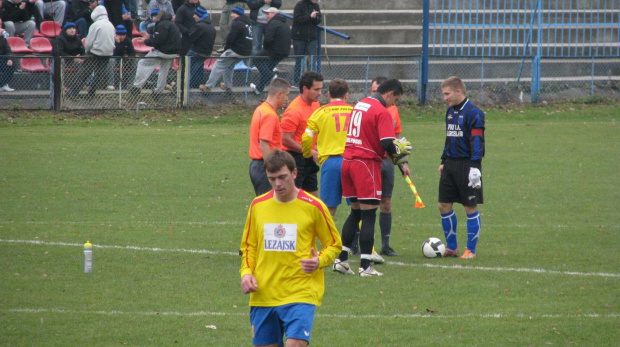 JKS Jarosław - Pogoń Leżajsk (1:4), 22.10.2011 r. - IV liga podkarpacka #IVLiga #jarosław #JKS #JKSJarosław #lezajsk #lezajsktm #leżajsk #PiłkaNożna #pogon #pogoń #PogońLeżajsk #seniorzy #sport