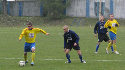 JKS Jarosław - Pogoń Leżajsk (1:4), 22.10.2011 r. - IV liga podkarpacka #IVLiga #jarosław #JKS #JKSJarosław #lezajsk #lezajsktm #leżajsk #PiłkaNożna #pogon #pogoń #PogońLeżajsk #seniorzy #sport