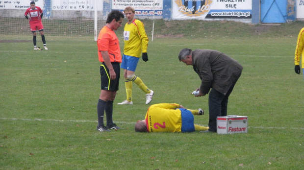 JKS Jarosław - Pogoń Leżajsk (1:4), 22.10.2011 r. - IV liga podkarpacka #IVLiga #jarosław #JKS #JKSJarosław #lezajsk #lezajsktm #leżajsk #PiłkaNożna #pogon #pogoń #PogońLeżajsk #seniorzy #sport