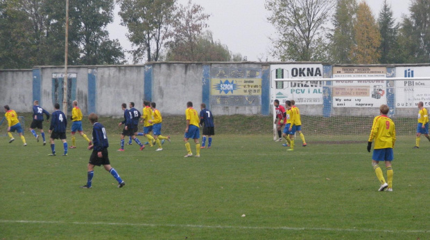 JKS Jarosław - Pogoń Leżajsk (1:4), 22.10.2011 r. - IV liga podkarpacka #IVLiga #jarosław #JKS #JKSJarosław #lezajsk #lezajsktm #leżajsk #PiłkaNożna #pogon #pogoń #PogońLeżajsk #seniorzy #sport