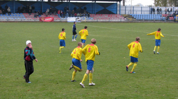 JKS Jarosław - Pogoń Leżajsk (1:4), 22.10.2011 r. - IV liga podkarpacka #IVLiga #jarosław #JKS #JKSJarosław #lezajsk #lezajsktm #leżajsk #PiłkaNożna #pogon #pogoń #PogońLeżajsk #seniorzy #sport