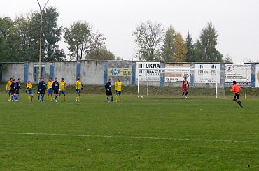 JKS Jarosław - Pogoń Leżajsk (1:4), 22.10.2011 r. - IV liga podkarpacka #IVLiga #jarosław #JKS #JKSJarosław #lezajsk #lezajsktm #leżajsk #PiłkaNożna #pogon #pogoń #PogońLeżajsk #seniorzy #sport