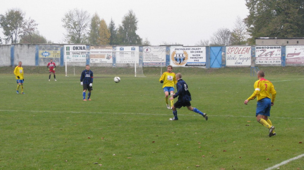 JKS Jarosław - Pogoń Leżajsk (1:4), 22.10.2011 r. - IV liga podkarpacka #IVLiga #jarosław #JKS #JKSJarosław #lezajsk #lezajsktm #leżajsk #PiłkaNożna #pogon #pogoń #PogońLeżajsk #seniorzy #sport