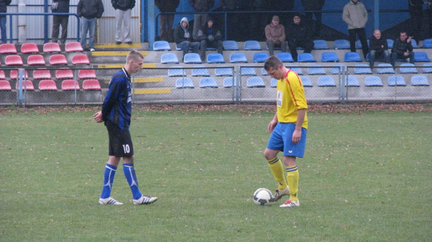 JKS Jarosław - Pogoń Leżajsk (1:4), 22.10.2011 r. - IV liga podkarpacka #IVLiga #jarosław #JKS #JKSJarosław #lezajsk #lezajsktm #leżajsk #PiłkaNożna #pogon #pogoń #PogońLeżajsk #seniorzy #sport