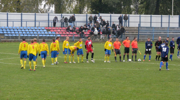 JKS Jarosław - Pogoń Leżajsk (1:4), 22.10.2011 r. - IV liga podkarpacka #IVLiga #jarosław #JKS #JKSJarosław #lezajsk #lezajsktm #leżajsk #PiłkaNożna #pogon #pogoń #PogońLeżajsk #seniorzy #sport