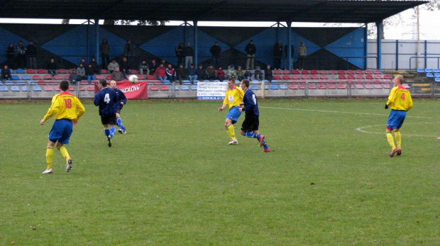 JKS Jarosław - Pogoń Leżajsk (1:4), 22.10.2011 r. - IV liga podkarpacka #IVLiga #jarosław #JKS #JKSJarosław #lezajsk #lezajsktm #leżajsk #PiłkaNożna #pogon #pogoń #PogońLeżajsk #seniorzy #sport