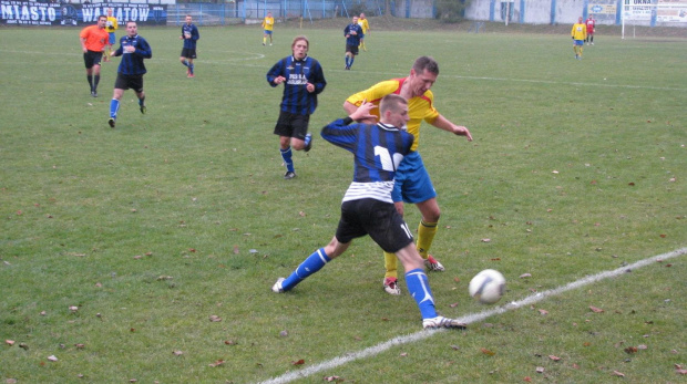 JKS Jarosław - Pogoń Leżajsk (1:4), 22.10.2011 r. - IV liga podkarpacka #IVLiga #jarosław #JKS #JKSJarosław #lezajsk #lezajsktm #leżajsk #PiłkaNożna #pogon #pogoń #PogońLeżajsk #seniorzy #sport