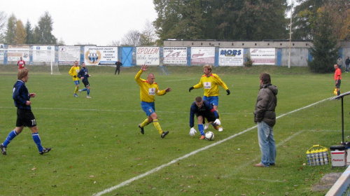 JKS Jarosław - Pogoń Leżajsk (1:4), 22.10.2011 r. - IV liga podkarpacka #IVLiga #jarosław #JKS #JKSJarosław #lezajsk #lezajsktm #leżajsk #PiłkaNożna #pogon #pogoń #PogońLeżajsk #seniorzy #sport