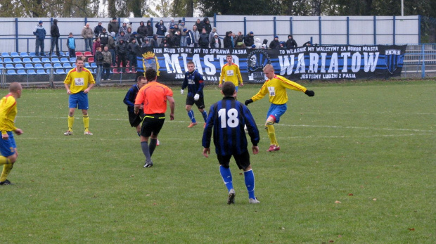 JKS Jarosław - Pogoń Leżajsk (1:4), 22.10.2011 r. - IV liga podkarpacka #IVLiga #jarosław #JKS #JKSJarosław #lezajsk #lezajsktm #leżajsk #PiłkaNożna #pogon #pogoń #PogońLeżajsk #seniorzy #sport