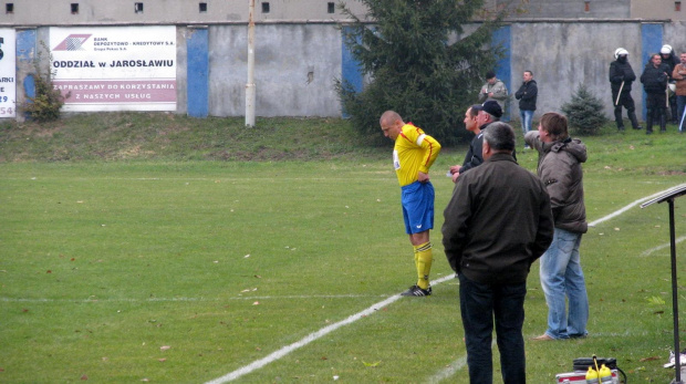 JKS Jarosław - Pogoń Leżajsk (1:4), 22.10.2011 r. - IV liga podkarpacka #IVLiga #jarosław #JKS #JKSJarosław #lezajsk #lezajsktm #leżajsk #PiłkaNożna #pogon #pogoń #PogońLeżajsk #seniorzy #sport