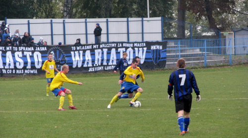 JKS Jarosław - Pogoń Leżajsk (1:4), 22.10.2011 r. - IV liga podkarpacka #IVLiga #jarosław #JKS #JKSJarosław #lezajsk #lezajsktm #leżajsk #PiłkaNożna #pogon #pogoń #PogońLeżajsk #seniorzy #sport