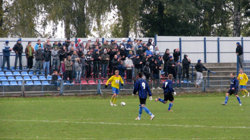 JKS Jarosław - Pogoń Leżajsk (1:4), 22.10.2011 r. - IV liga podkarpacka #IVLiga #jarosław #JKS #JKSJarosław #lezajsk #lezajsktm #leżajsk #PiłkaNożna #pogon #pogoń #PogońLeżajsk #seniorzy #sport