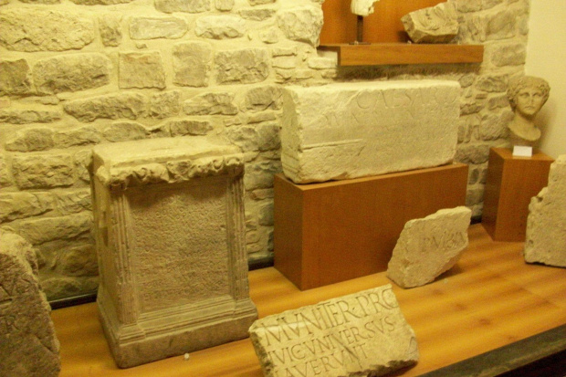 Zabytki z czasów rzymskich w Muzeum Archeologicznym w Cingoli.