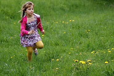 ... :) #Dominika #dzieci #łąka #NaWsi #wiosna