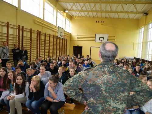 Na trasie rekrutacyjnej "brygady" ZS w Sobieszynie znalazły się m.in. Wola Gułowska, Serokomla i Łuków. Zdjęcia udostęnił Piotr Wardak #Sobieszyn #Brzozowa #ZespółSzkółWSobieszynie #KlasaWojskowa