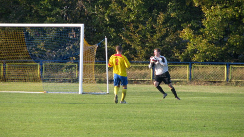 Pogoń Leżajsk - KS Zaczernie (2:0), 26.10.2011 r. - Okręgowy Puchar Polski #lezajsk #lezajsktm #leżajsk #PiłkaNożna #pogon #pogoń #PogońLeżajsk #seniorzy #sport #zaczernie