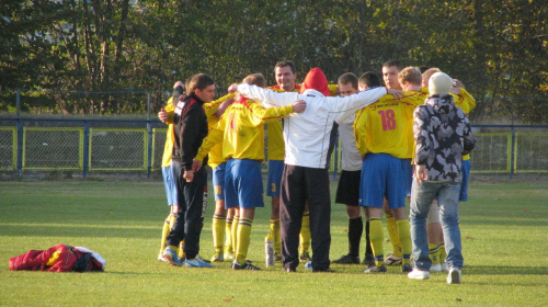 Pogoń Leżajsk - KS Zaczernie (2:0), 26.10.2011 r. - Okręgowy Puchar Polski #lezajsk #lezajsktm #leżajsk #PiłkaNożna #pogon #pogoń #PogońLeżajsk #seniorzy #sport #zaczernie