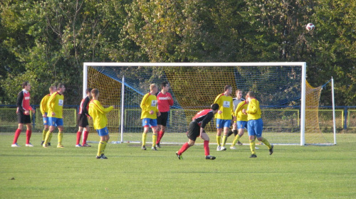 Pogoń Leżajsk - KS Zaczernie (2:0), 26.10.2011 r. - Okręgowy Puchar Polski #lezajsk #lezajsktm #leżajsk #PiłkaNożna #pogon #pogoń #PogońLeżajsk #seniorzy #sport #zaczernie