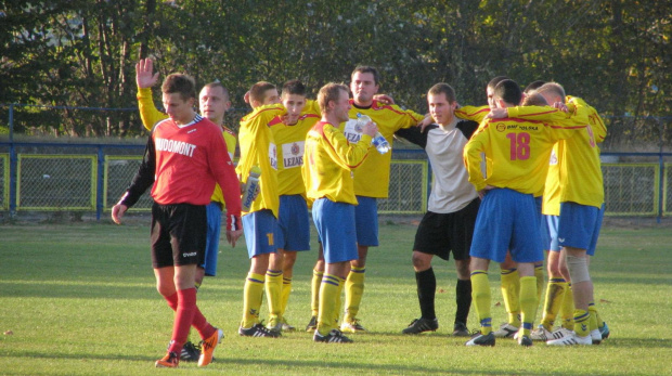 Pogoń Leżajsk - KS Zaczernie (2:0), 26.10.2011 r. - Okręgowy Puchar Polski #lezajsk #lezajsktm #leżajsk #PiłkaNożna #pogon #pogoń #PogońLeżajsk #seniorzy #sport #zaczernie