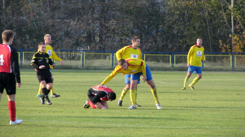 Pogoń Leżajsk - KS Zaczernie (2:0), 26.10.2011 r. - Okręgowy Puchar Polski #lezajsk #lezajsktm #leżajsk #PiłkaNożna #pogon #pogoń #PogońLeżajsk #seniorzy #sport #zaczernie