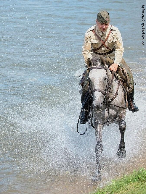 XII Piknik kawaleryjski w Suwałkach, Próba dzielności konia, Zalew Arkadia, 23 czerwca 2012 #kawaleria #konie #PiknikKawaleryjski #Suwałki
