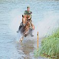 XII Piknik kawaleryjski w Suwałkach, Próba dzielności konia, Zalew Arkadia, 23 czerwca 2012 #kawaleria #konie #PiknikKawaleryjski #Suwałki